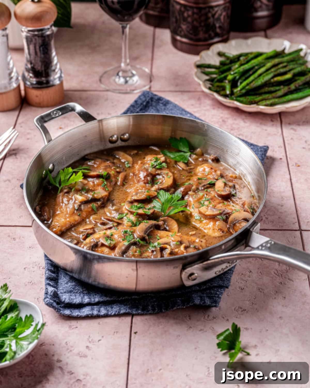 Chicken with Mushroom Marsala Sauce (Pollo al Marsala)