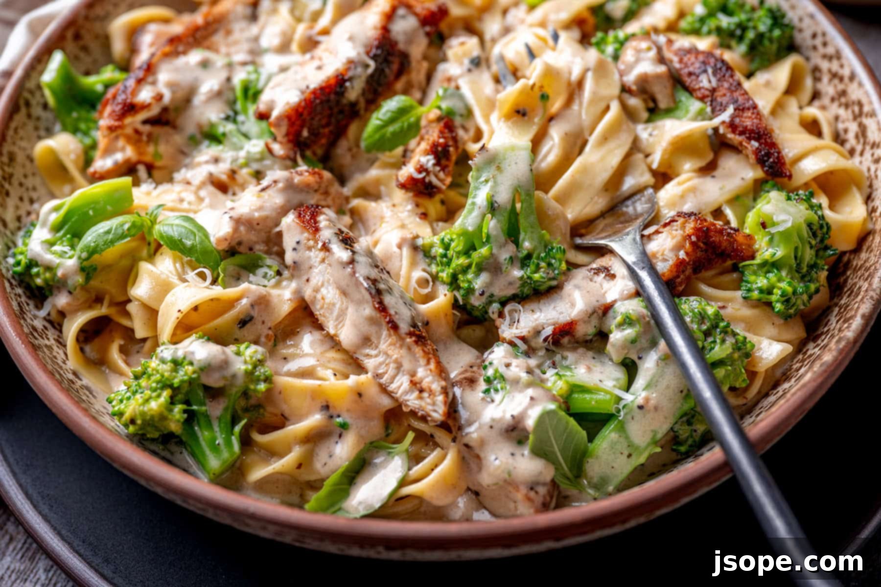 Blackened Chicken and Broccoli Fettuccine Alfredo horizontal