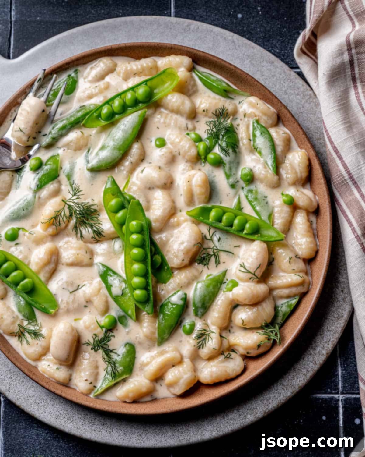 Spring Gnocchi with Crisp Sugar Snap Peas and Creamy Dill Sauce 4 Spring Gnocchi with Sugar Snap Peas and Dill Cream Sauce