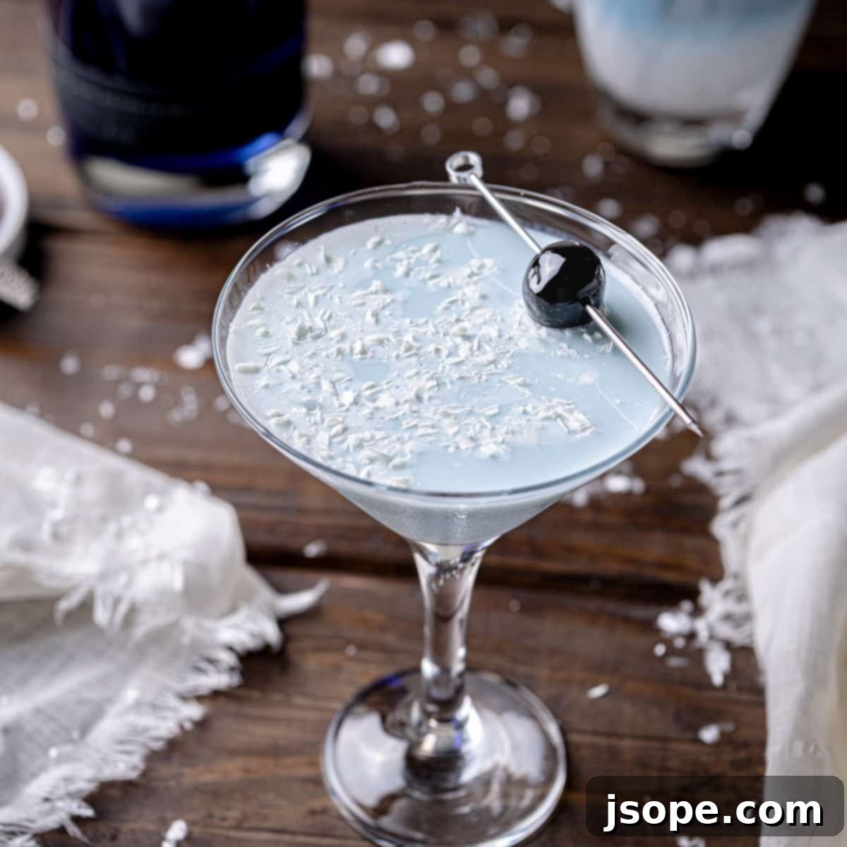 The Great 1908 Blizzard White Chocolate Cherry Cocktail - A Stunning Winter Gin Drink